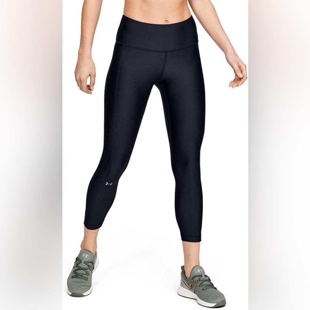 Black Cropped Under Armour Heat Gear Leggings